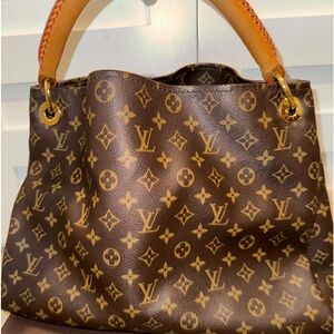 Louis Vuitton Artsy MM
